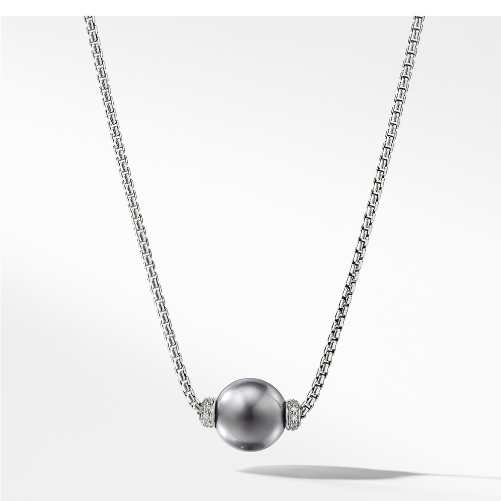 David Yurman Solari
Pendant Necklace with Diamonds and Tahitian gray Pearl